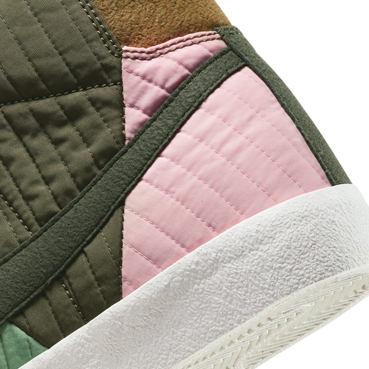 Nike Blazer Mid 77 Premium Toasty Sequoia Quilted | DD8024-300