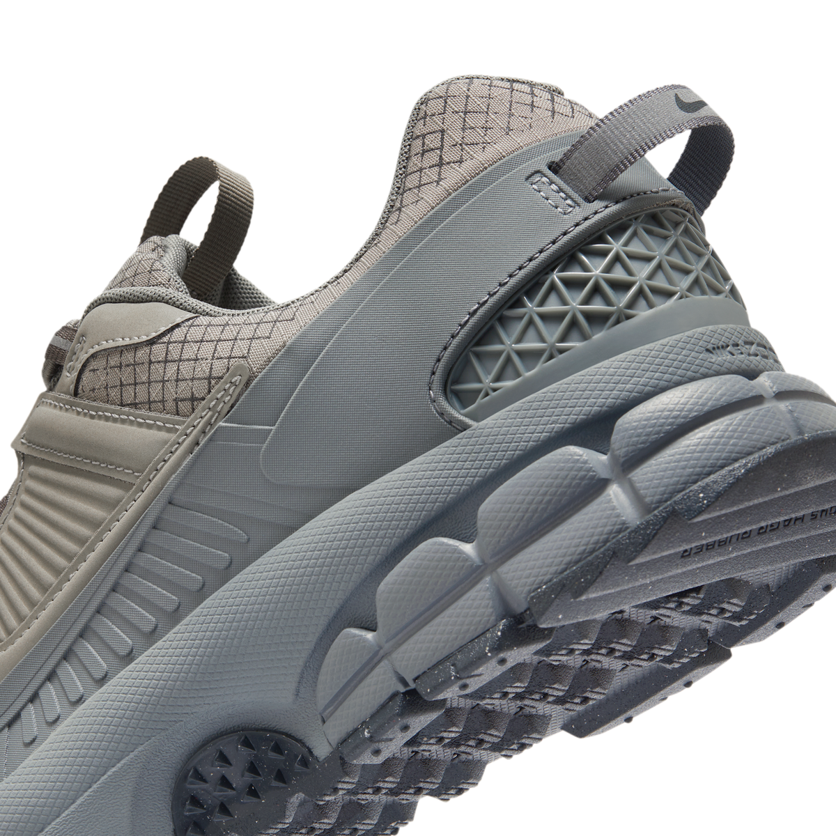 Nike Zoom Vomero 5 Roam Metallic Platinum
