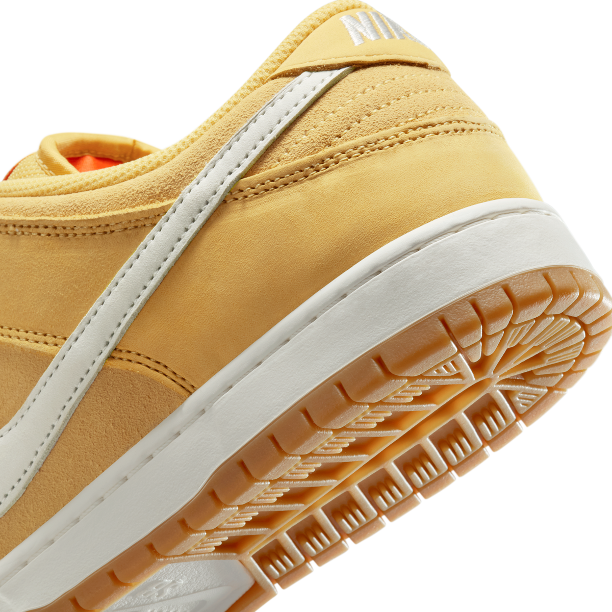 Nike SB Dunk Low Saturn Gold | FJ1674-700
