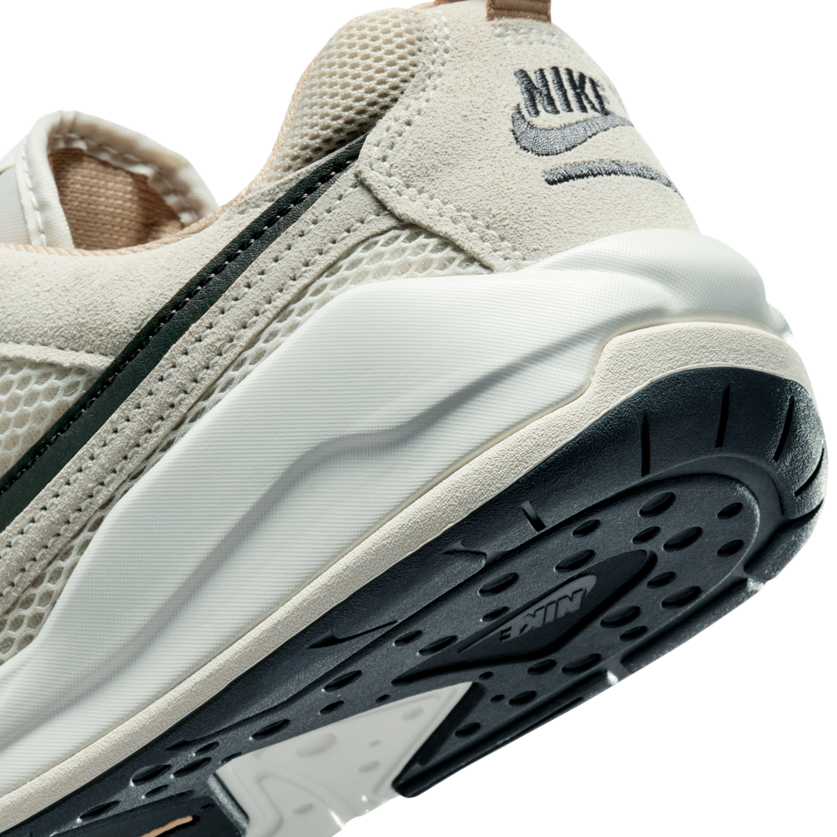 Jordan CMFT Era Light Orewood Brown Sail (Women's)