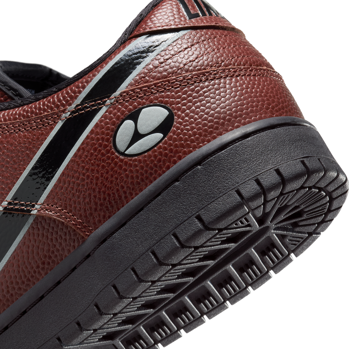 Nike SB Dunk Low Limosine Skateboards