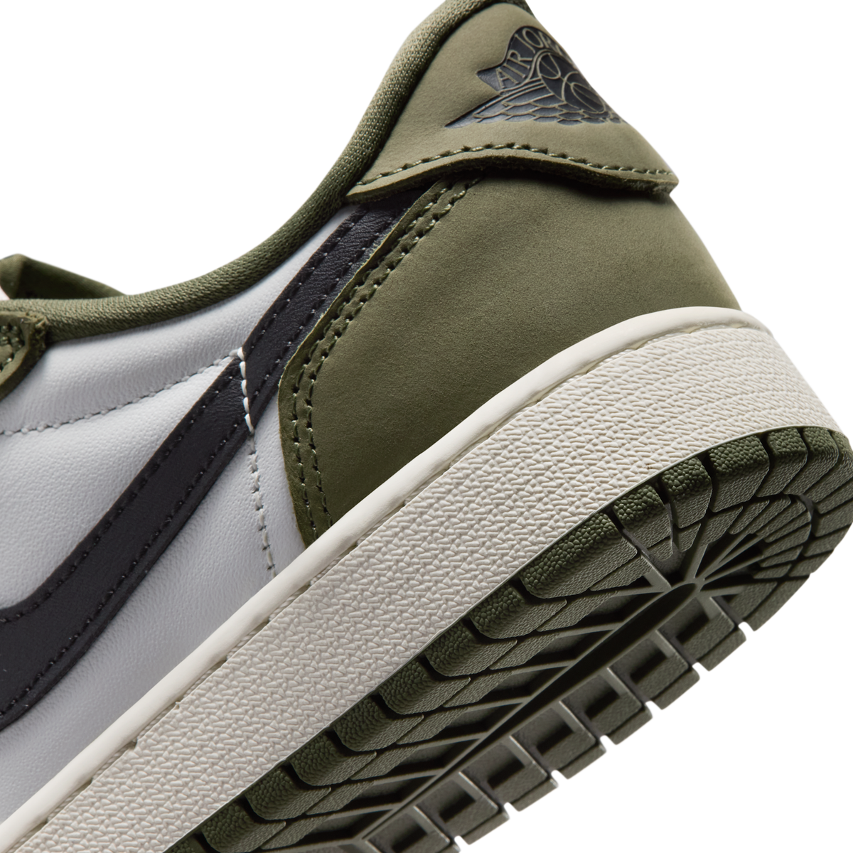 Jordan 1 Retro Low OG Medium Olive (GS)