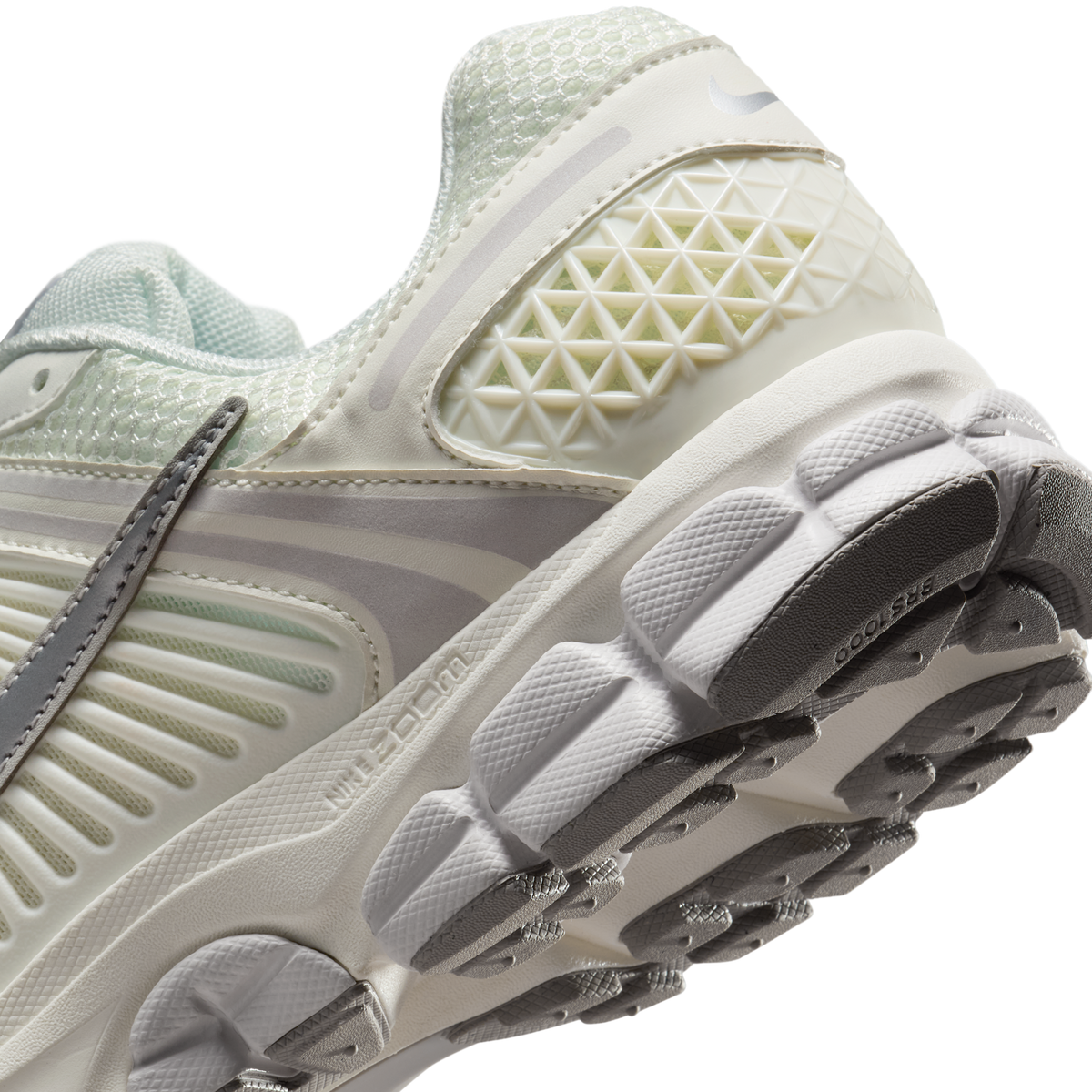 Nike Zoom Vomero 5 Sail Vast Grey Metallic Silver