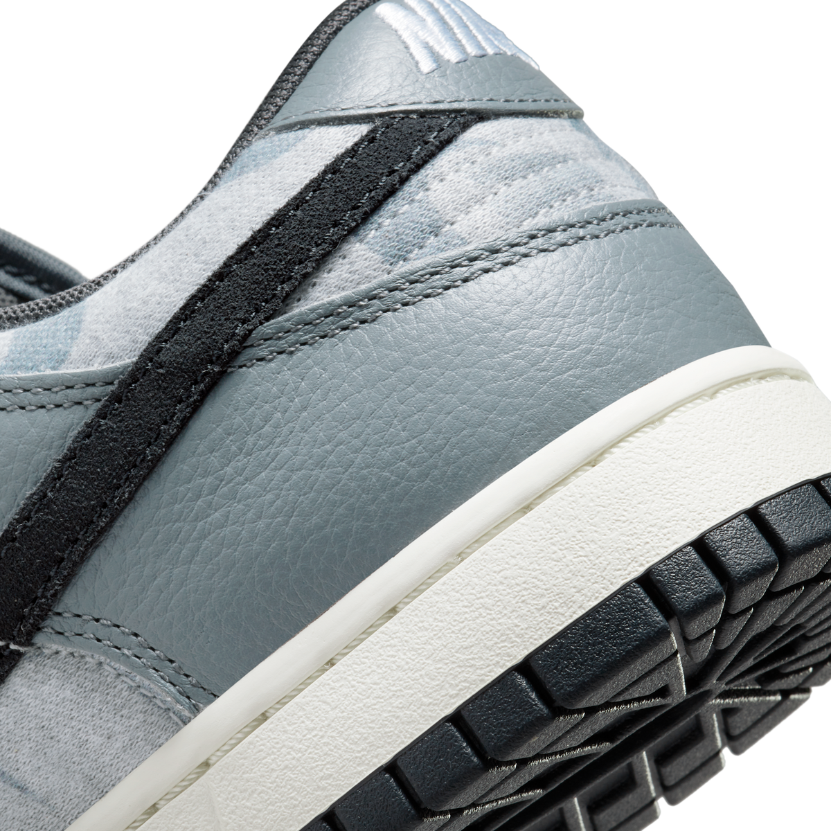 Nike Dunk Low SE Copy Paste