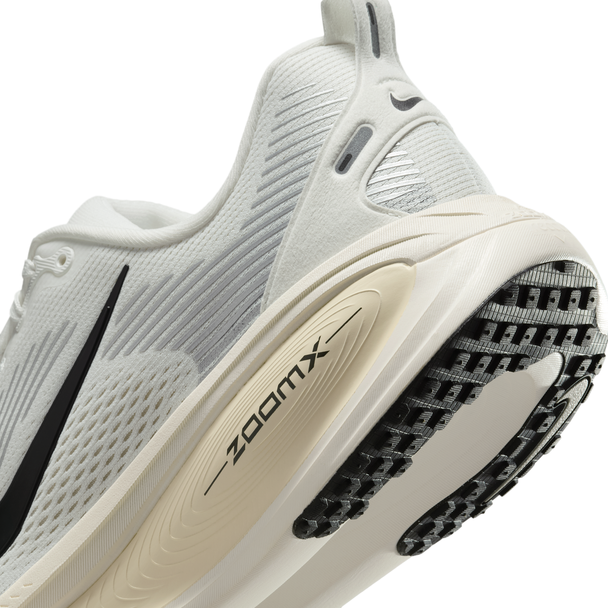 Nike Vomero 18 Summit White Coconut Milk