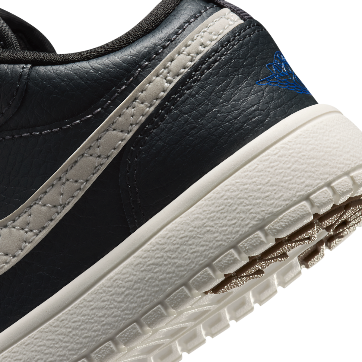 Jordan 1 Low ALT SE Off Noir (PS)