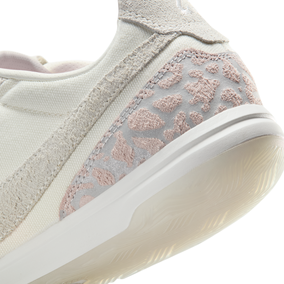 Jordan Tiempo Streetgato SE Phantom Sail