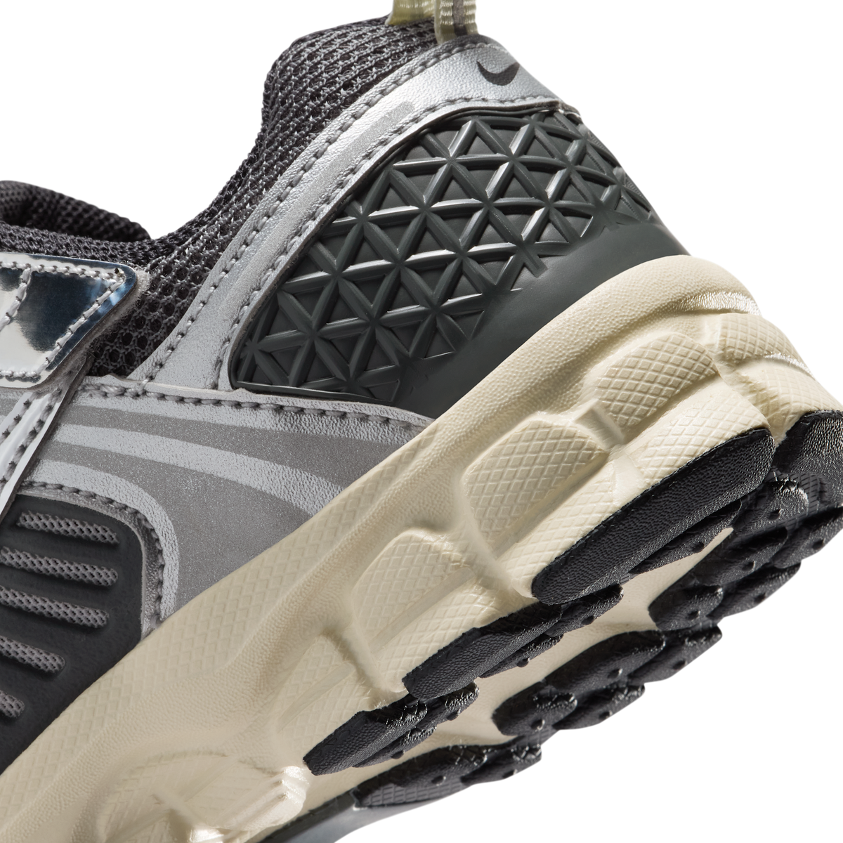 Nike Vomero 5 Iron Grey Coconut Milk Chrome (PS)