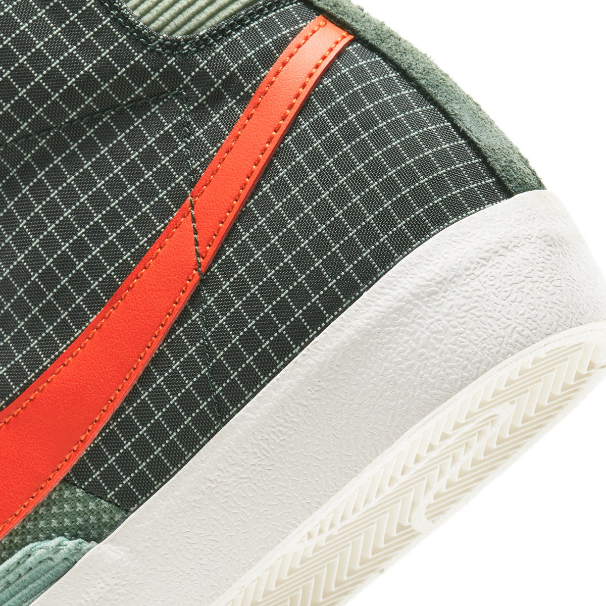 Nike Blazer Mid 77 Patch Dutch Green | DD1162-300