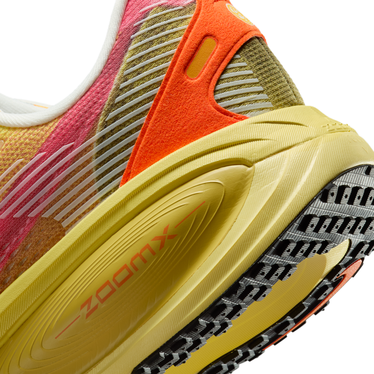 Nike Vomero 18 SE International Running Pack LD-1000 | IH3576-999