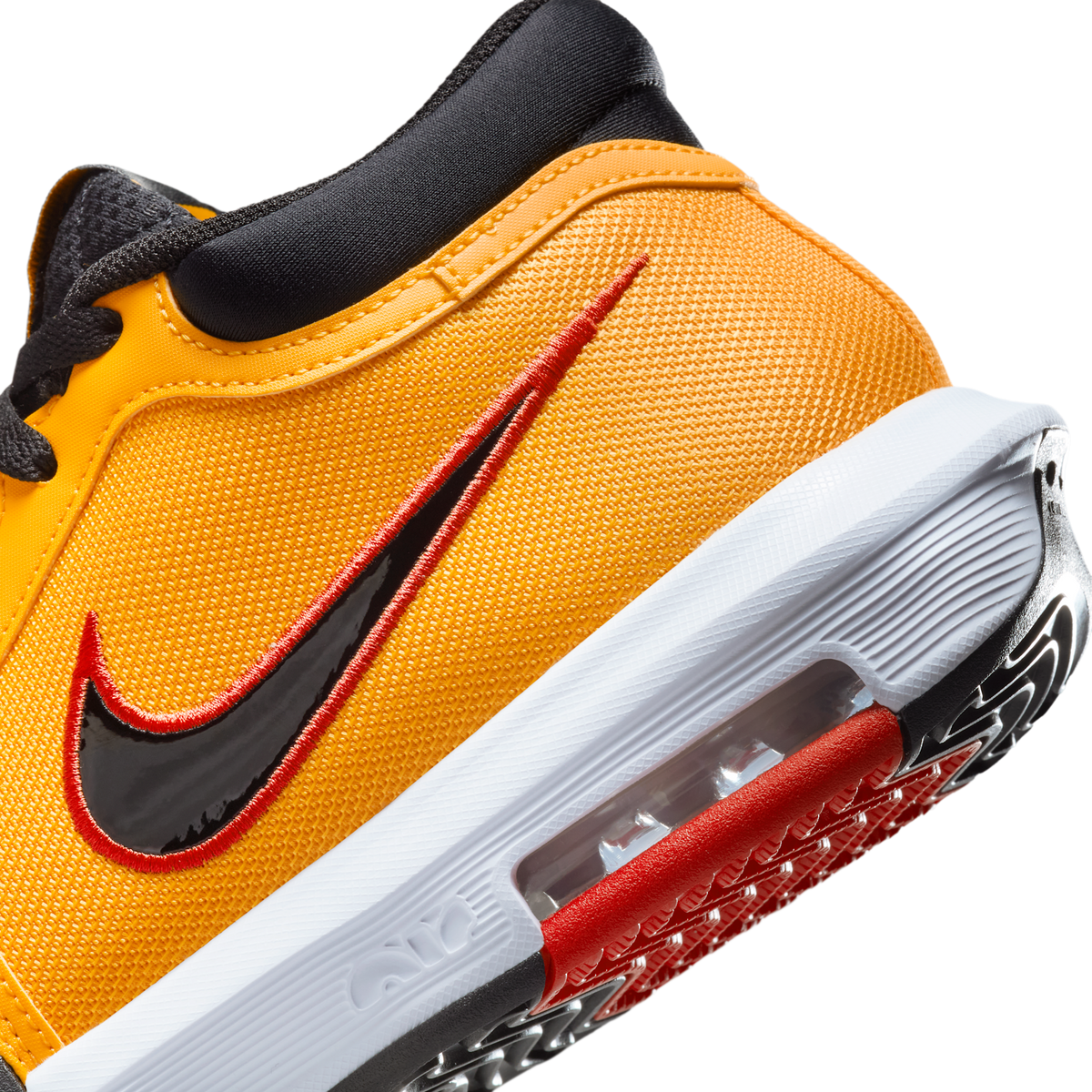 Nike LeBron Witness 8 Bruce Lee | HQ2139-700