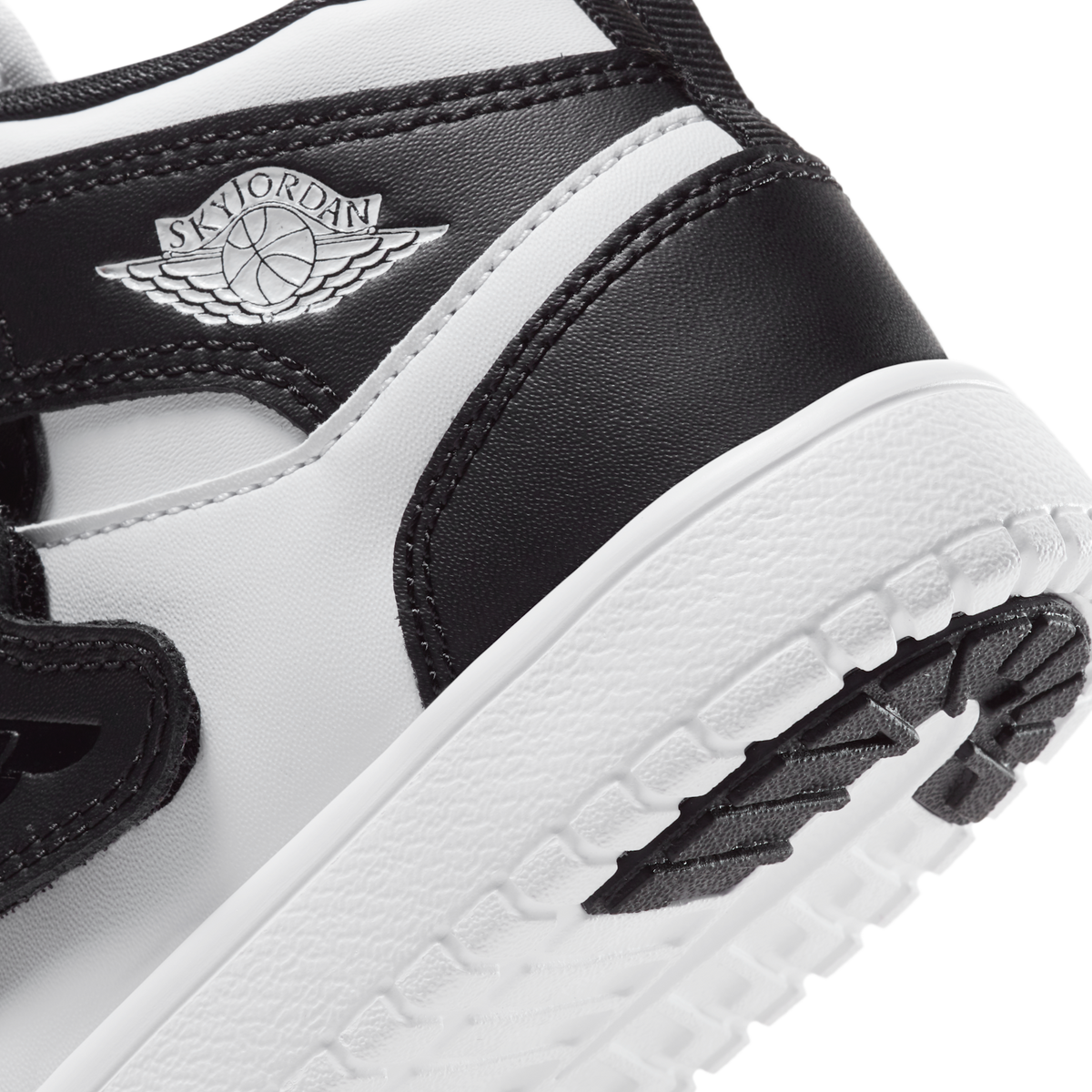Sky Jordan 1 Black Whtie (PS)