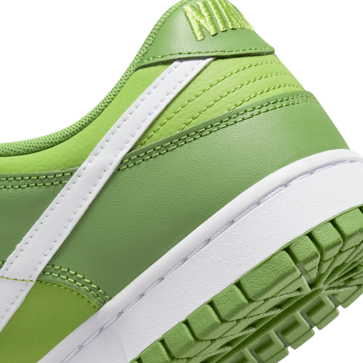Nike Dunk Low Chlorophyll