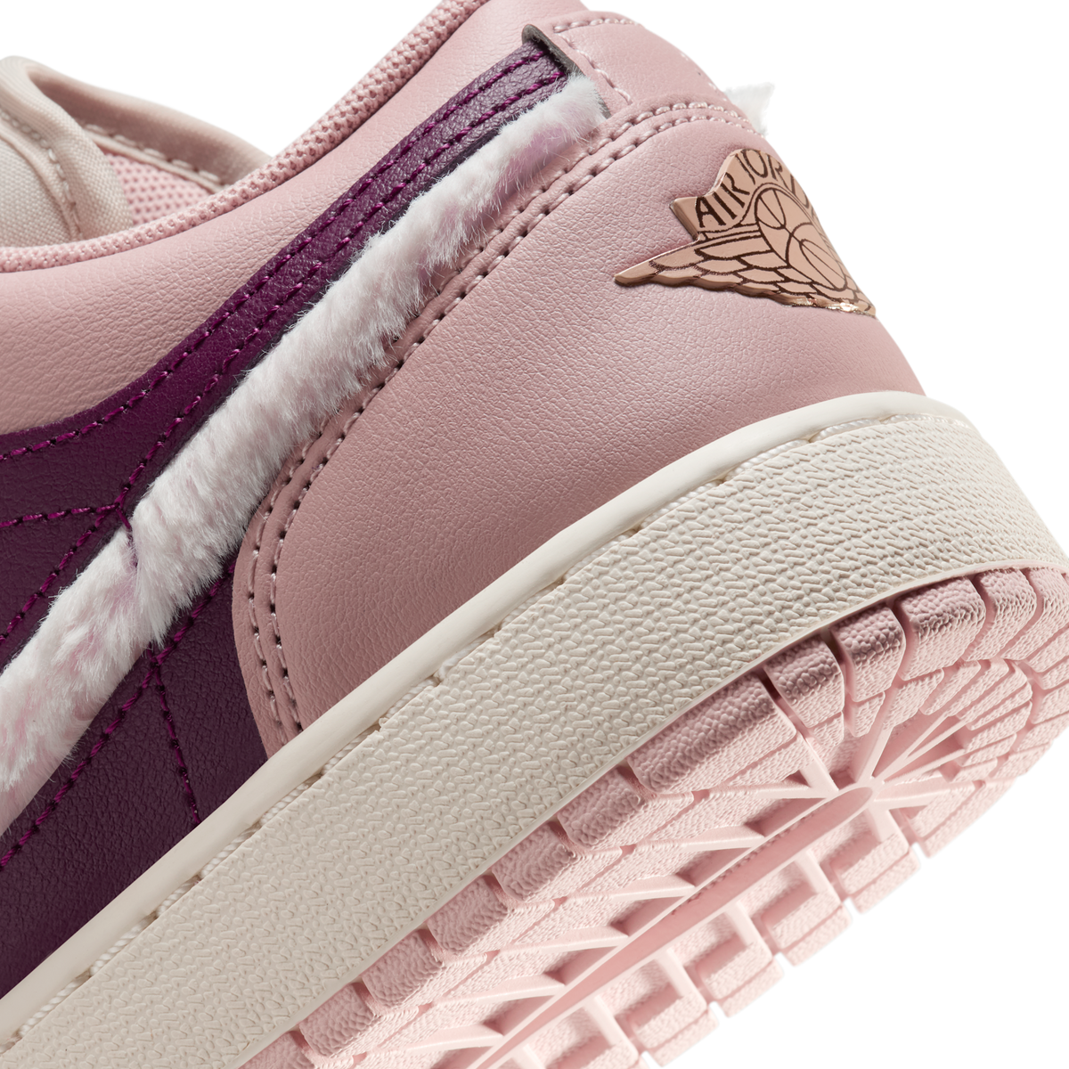 Jordan 1 Low SE Fur Swoosh (GS)