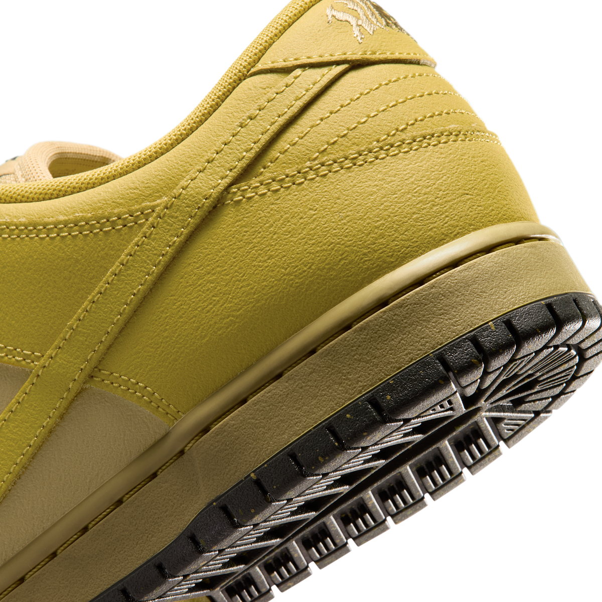 Nike SB Dunk Low Pro Hatch Chili