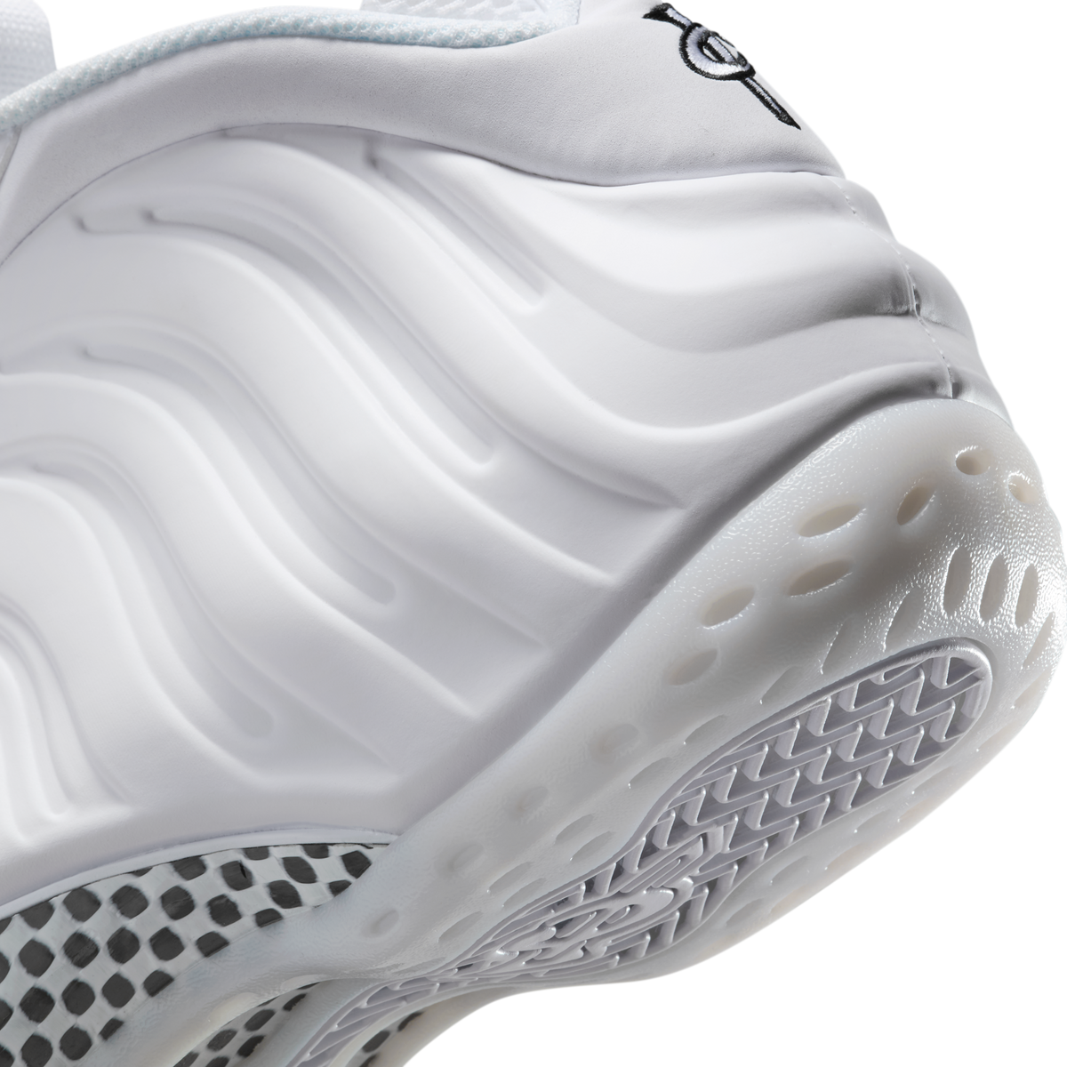 Nike Air Foamposite One Triple White