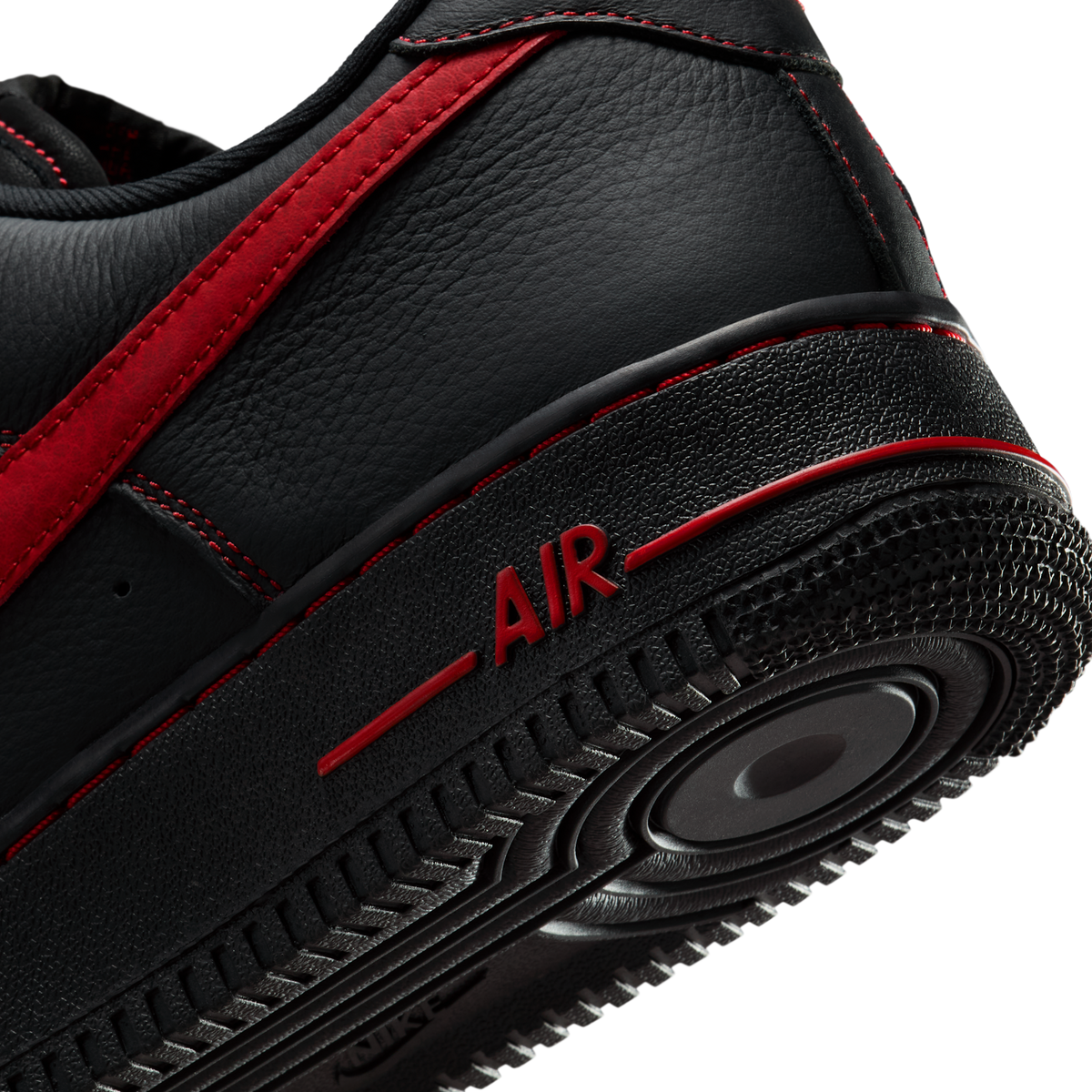 Nike Air Force 1 Low '07 LV8 Bred
