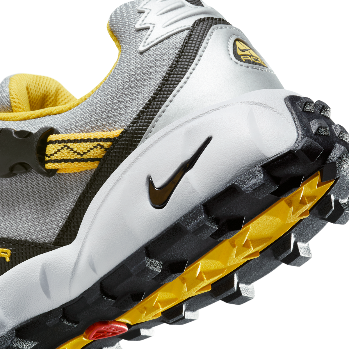 Nike ACG Phassad Yellow Zest Metallic Silver