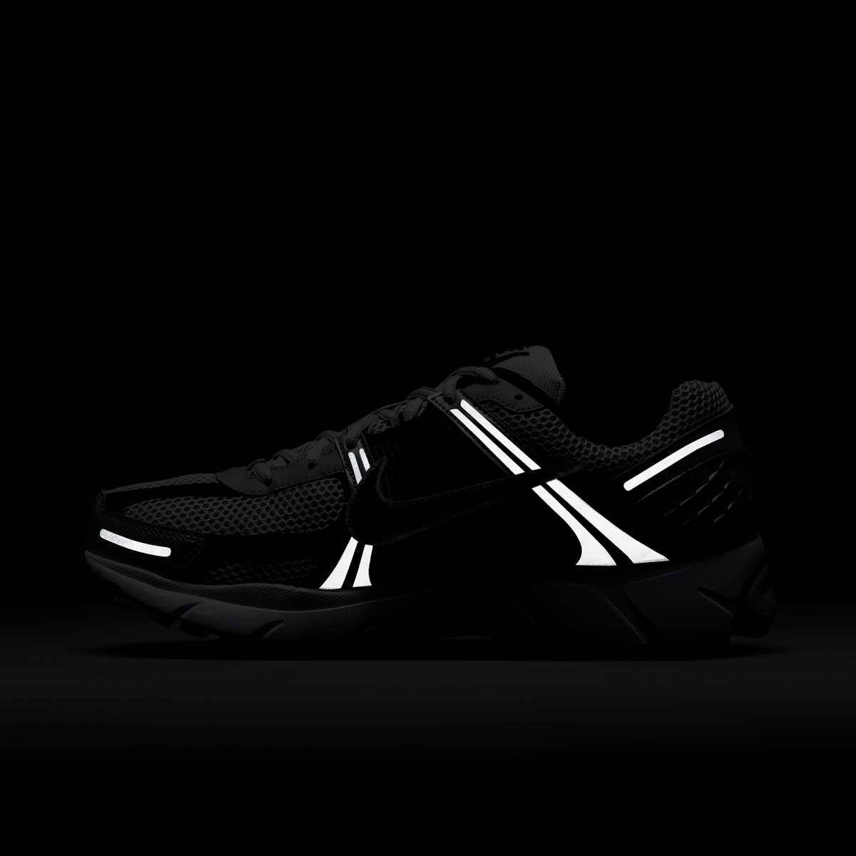 Nike Zoom Vomero 5 Metallic Silver Black