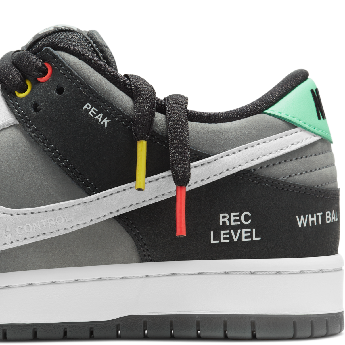 Nike SB Dunk Low VX1000