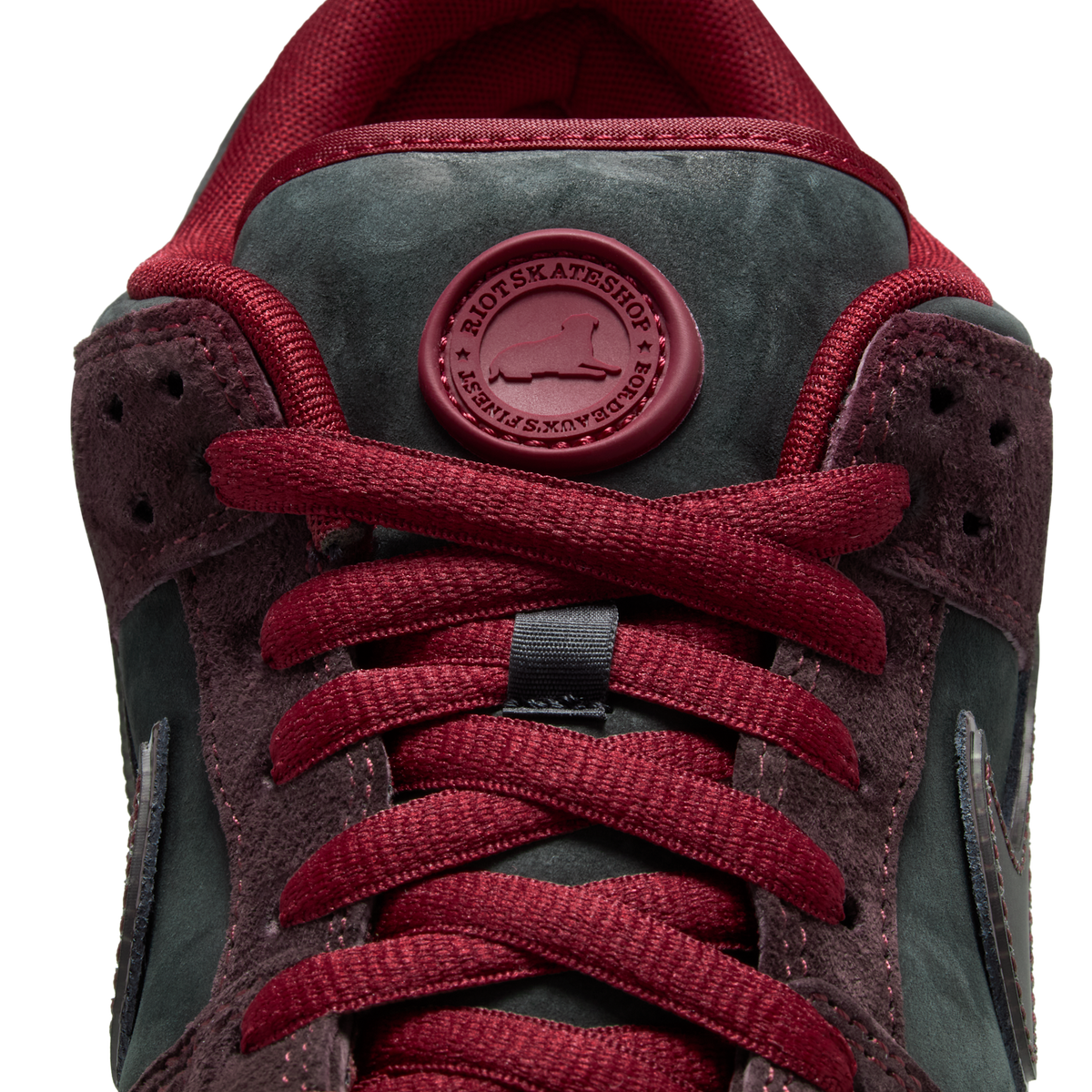Nike SB Dunk Low Riot Skateshop
