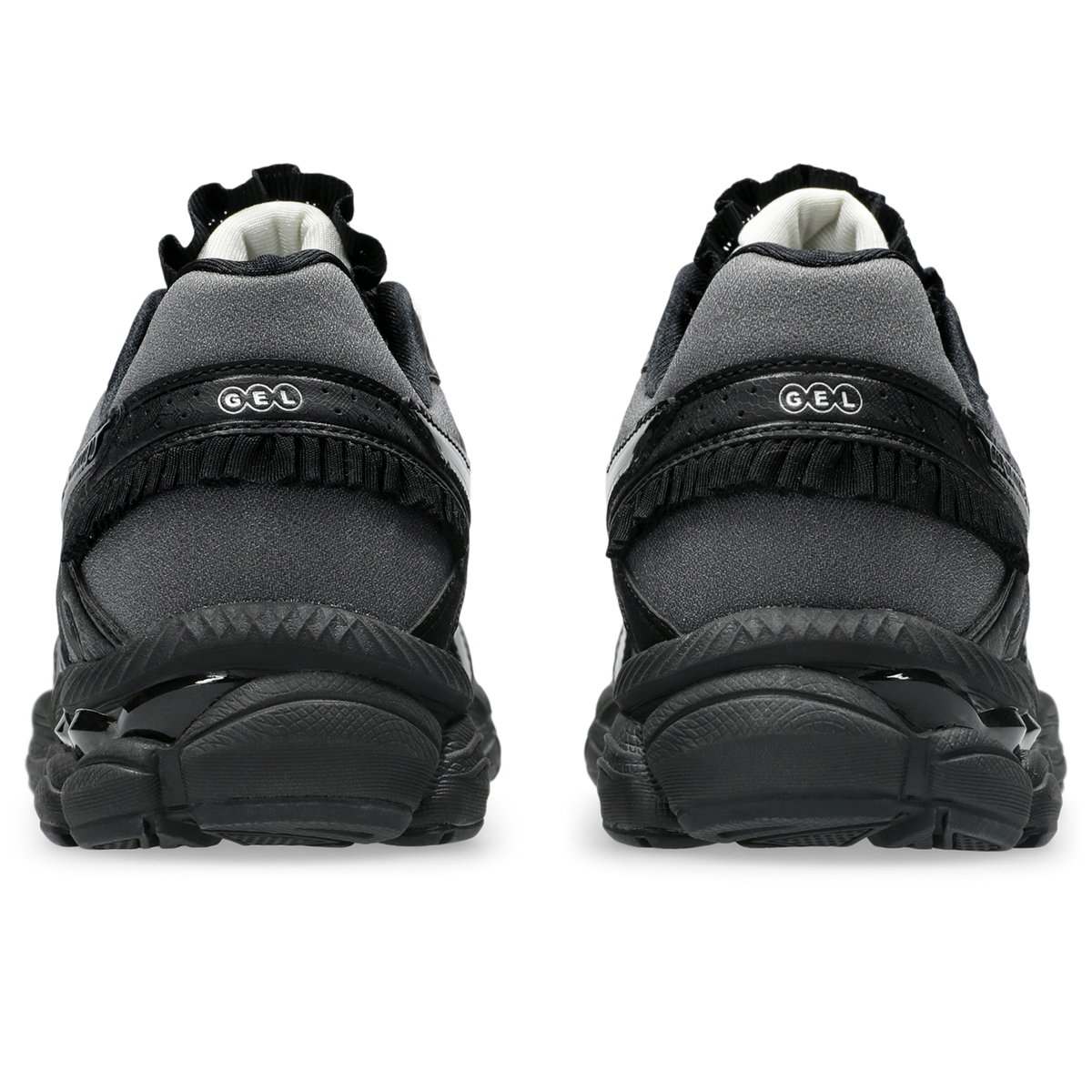 ASICS Gel Cumulus 16 Griff Black White
